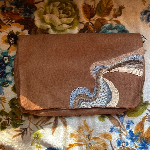 Vintage handmade embroidered snap closure clutch - Picture 1 of 6